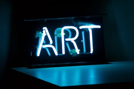 Неоновая надпись ART
