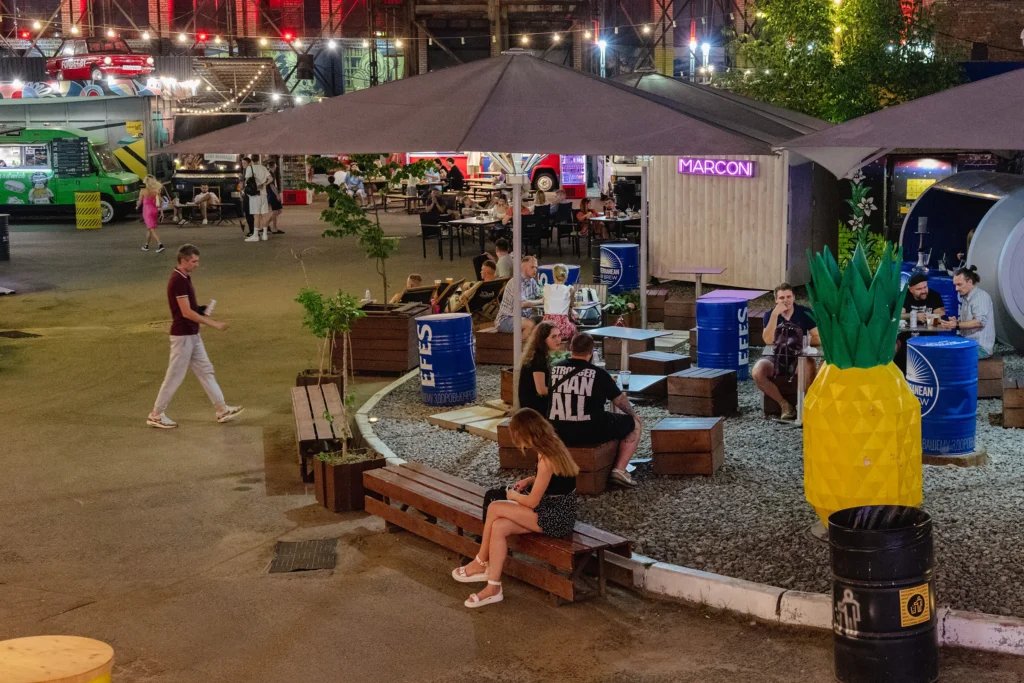 Стритфуд-площадка «Песочница» в Минске, Беларусь