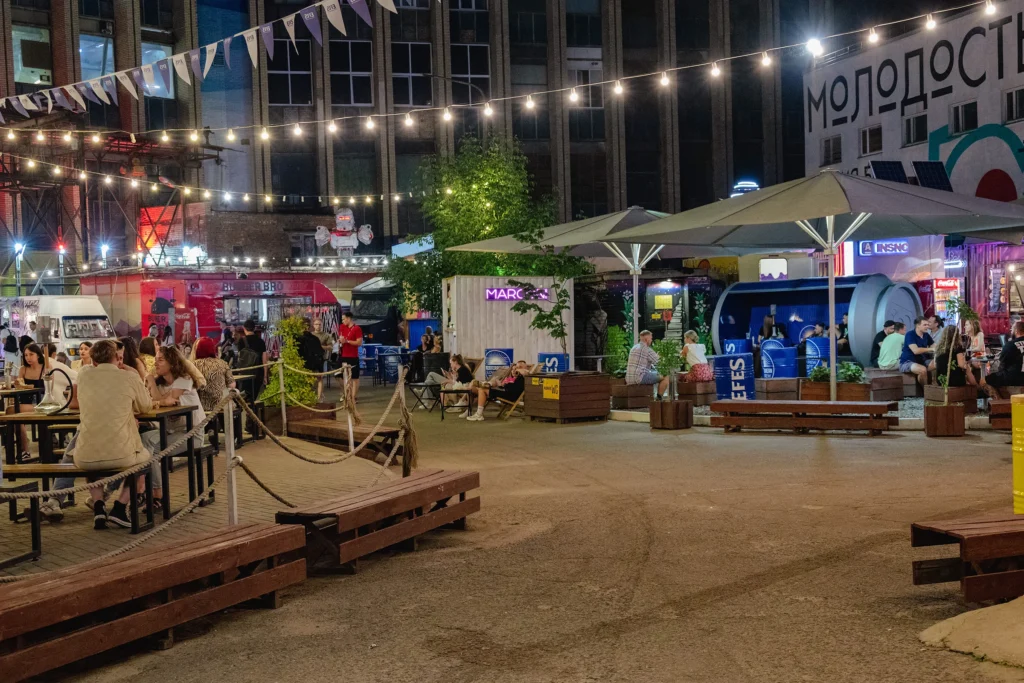 Стритфуд-площадка «Песочница» в Минске, Беларусь