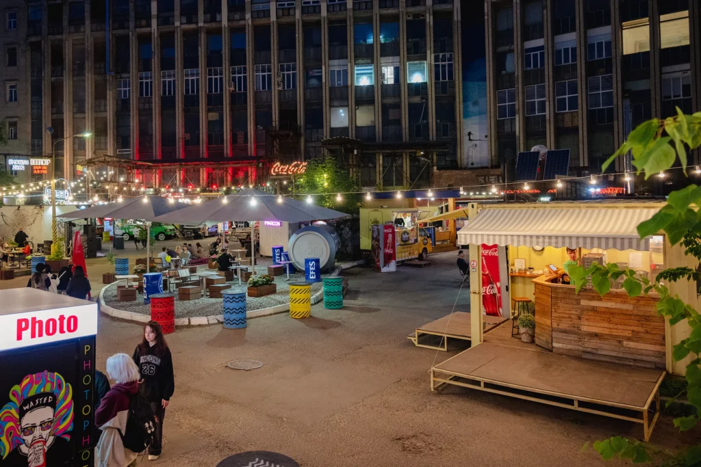 Стритфуд-площадка «Песочница» в Минске, Беларусь
