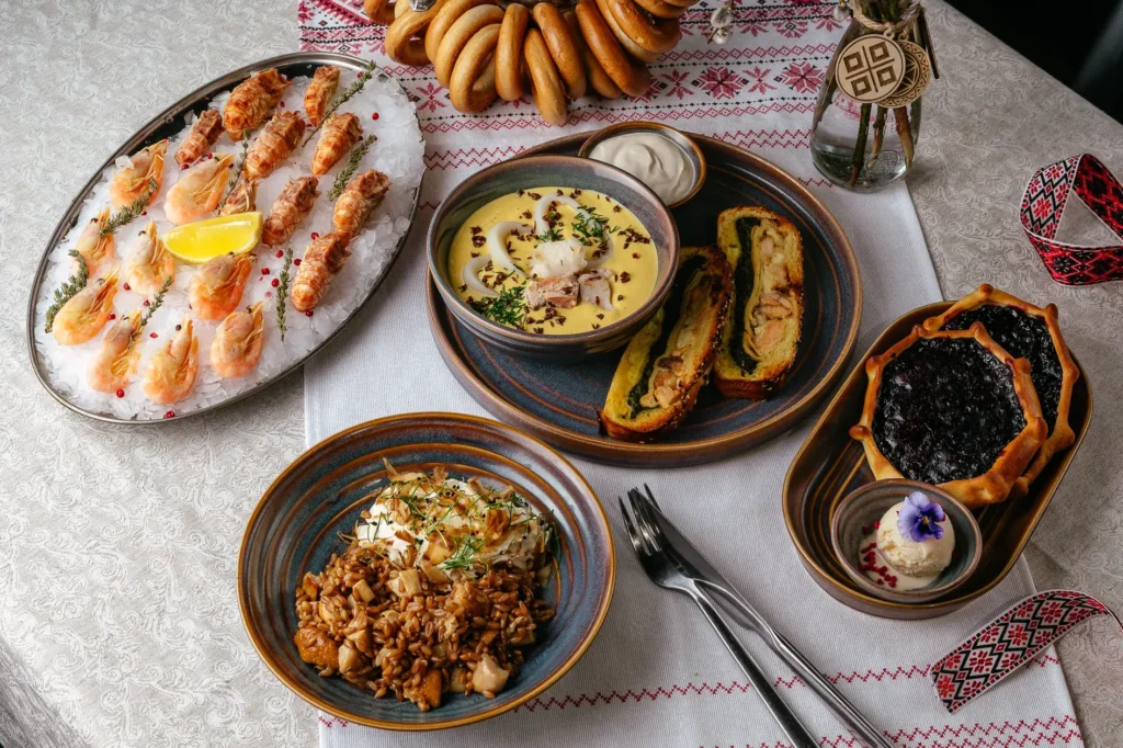 Сет ресторана "Рыбное место" на фестивале "Страны мира" 2024 в Минске