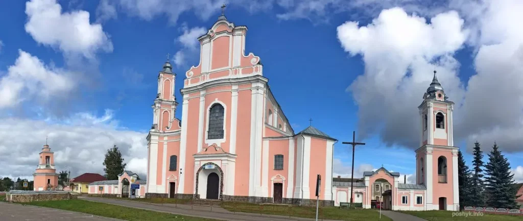 Костел Святых Петра и Павла: нестандартный памятник барокко в Борунах