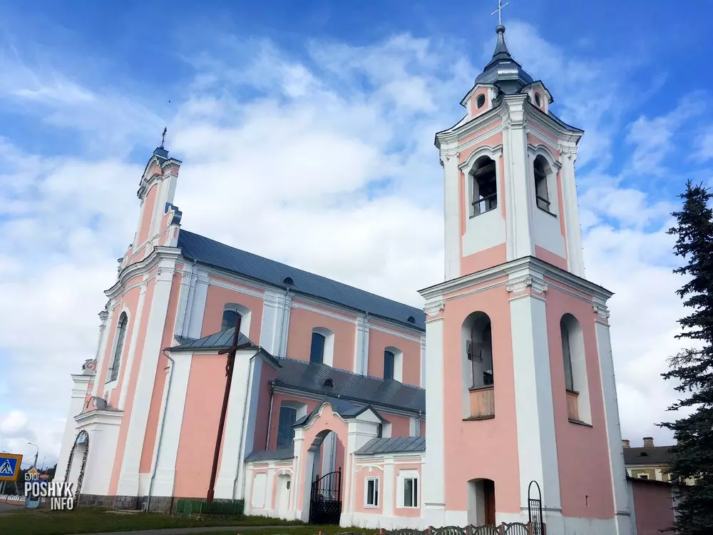 Костел Святых Петра и Павла: нестандартный памятник барокко в Борунах