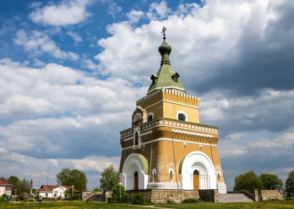 Свято-Петропавловский храм: памятник истории и архитектуры в Лесной