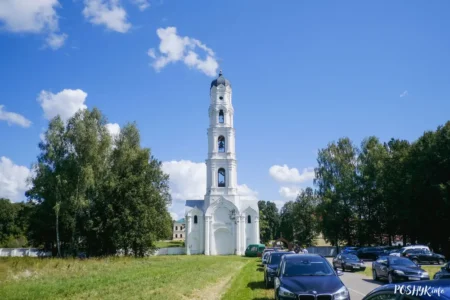 Древний православный монастырь в Пустынках: уникальное место, пропитанное стариной