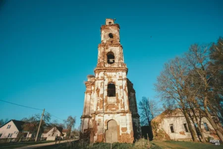 Увядающая красота: церковь Святого Онуфрия в Сельце