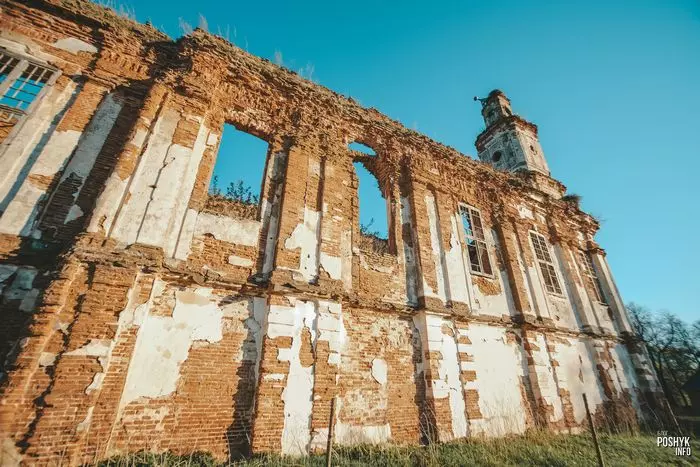 Увядающая красота: церковь Святого Онуфрия в Сельце
