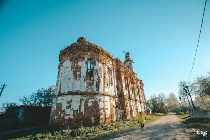 Увядающая красота: церковь Святого Онуфрия в Сельце
