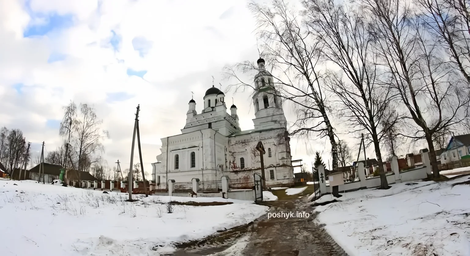 Едем в Уллу: красивая церковь Троицы Живоначальной