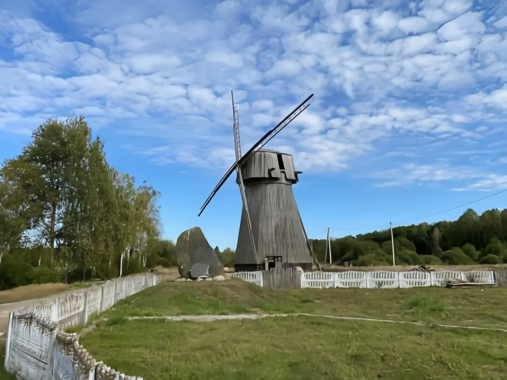 Хутор Миколин Остров и единственная действующая ветряная мельница в Беларуси