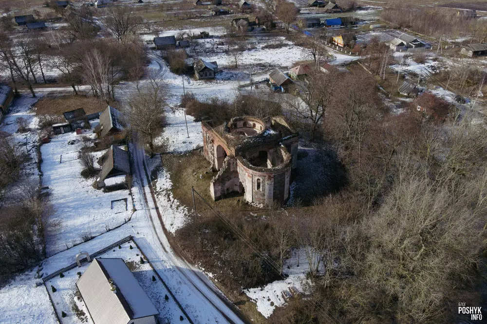 Троицкая церковь: живописные руины в Березовце