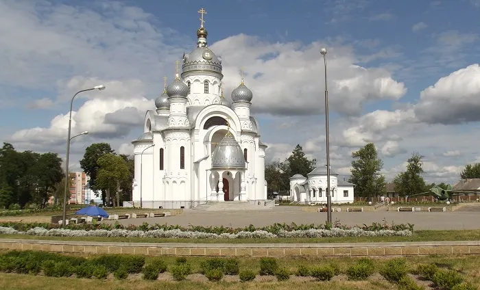 Руины монастыря, «Красные казармы» и не только: что посмотреть в Берёзе