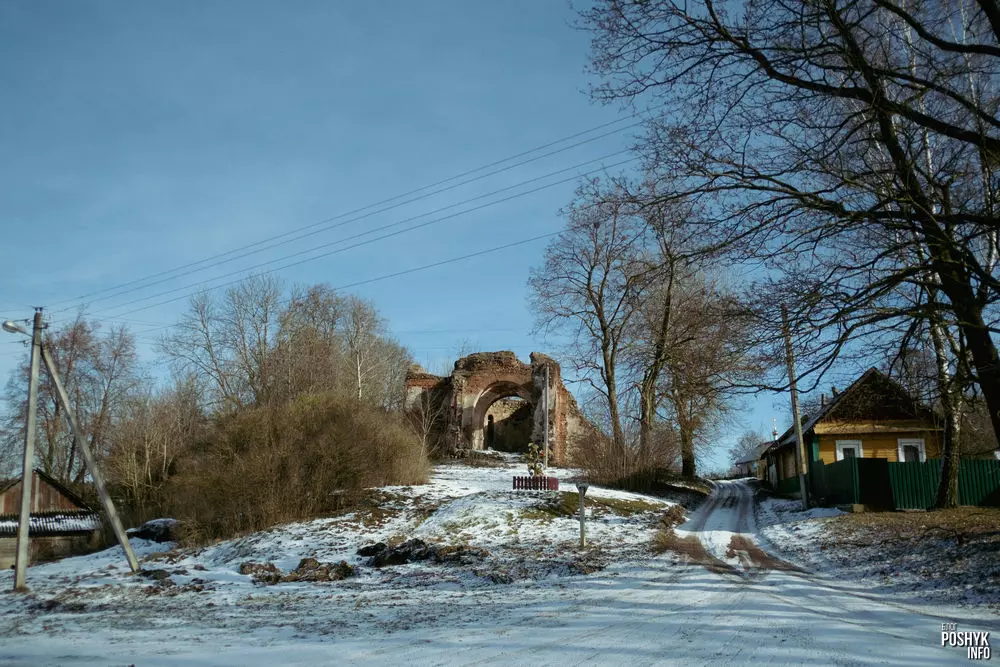 Троицкая церковь: живописные руины в Березовце
