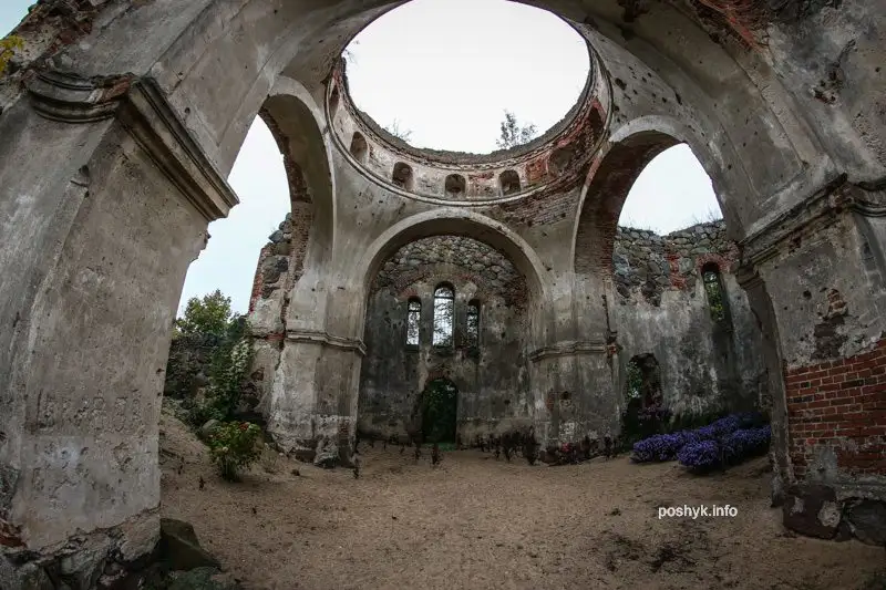 Троицкая церковь: живописные руины в Березовце
