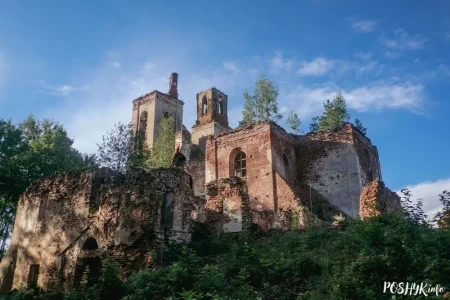 Исчезающая красота: костел Святой Вероники в Селище