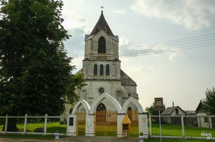 Костел Святого Алексея: выразительный памятник неоготики в Сельце