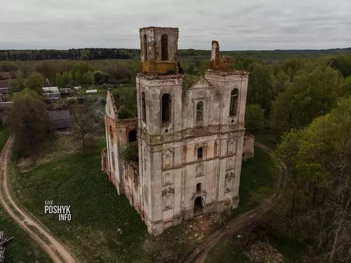 Исчезающая красота: костел Святой Вероники в Селище