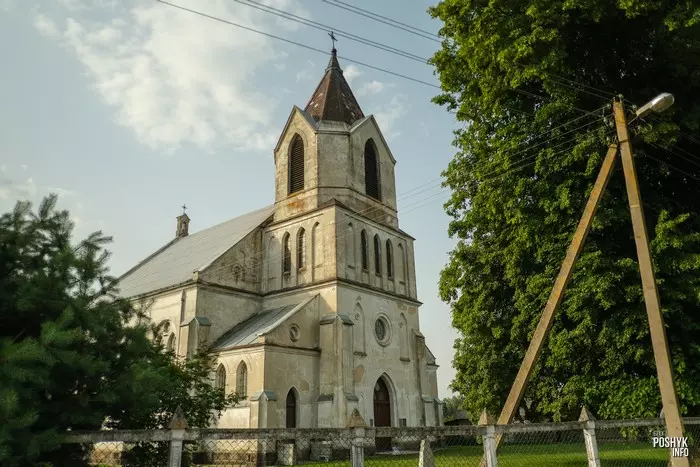 Костел Святого Алексея: выразительный памятник неоготики в Сельце