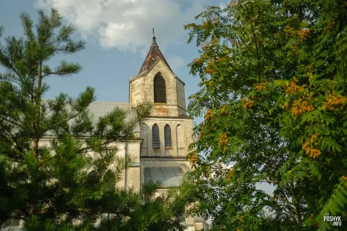 Костел Святого Алексея: выразительный памятник неоготики в Сельце