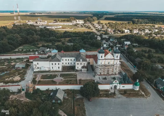 Юровичский монастырь: история и почему стоит посетить