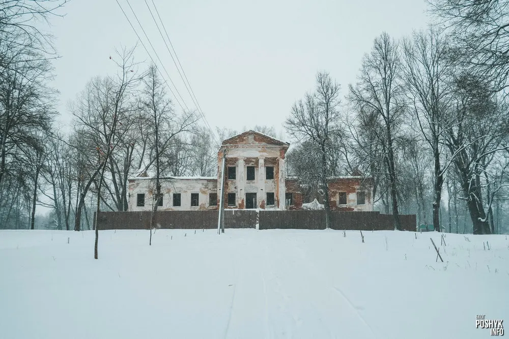 Заброшенная усадьба Слотвинских и костел: исследуем Рованичи